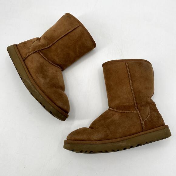 UGG tan brown short shearling boots - Picture 2 of 6